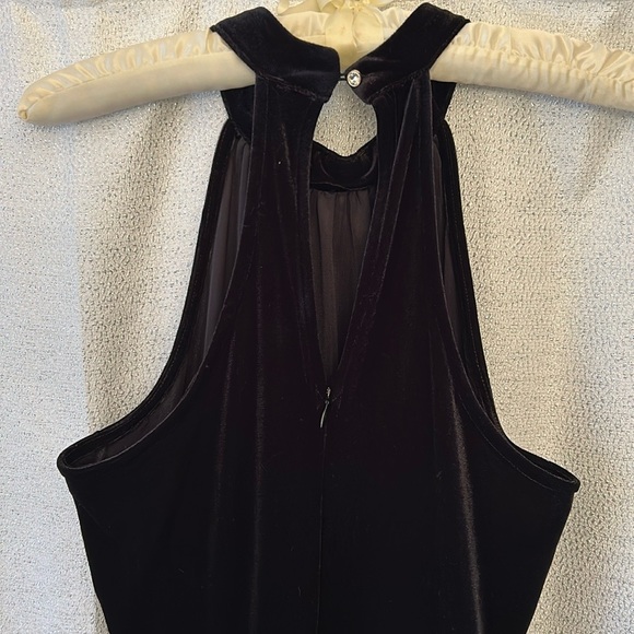 Black Velvet Midi Dress - Picture 5 of 6